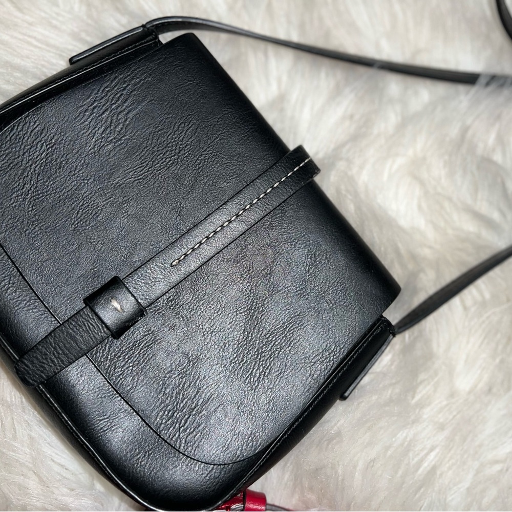 GAP Leather Black Cross Body Bag 🎄🖤